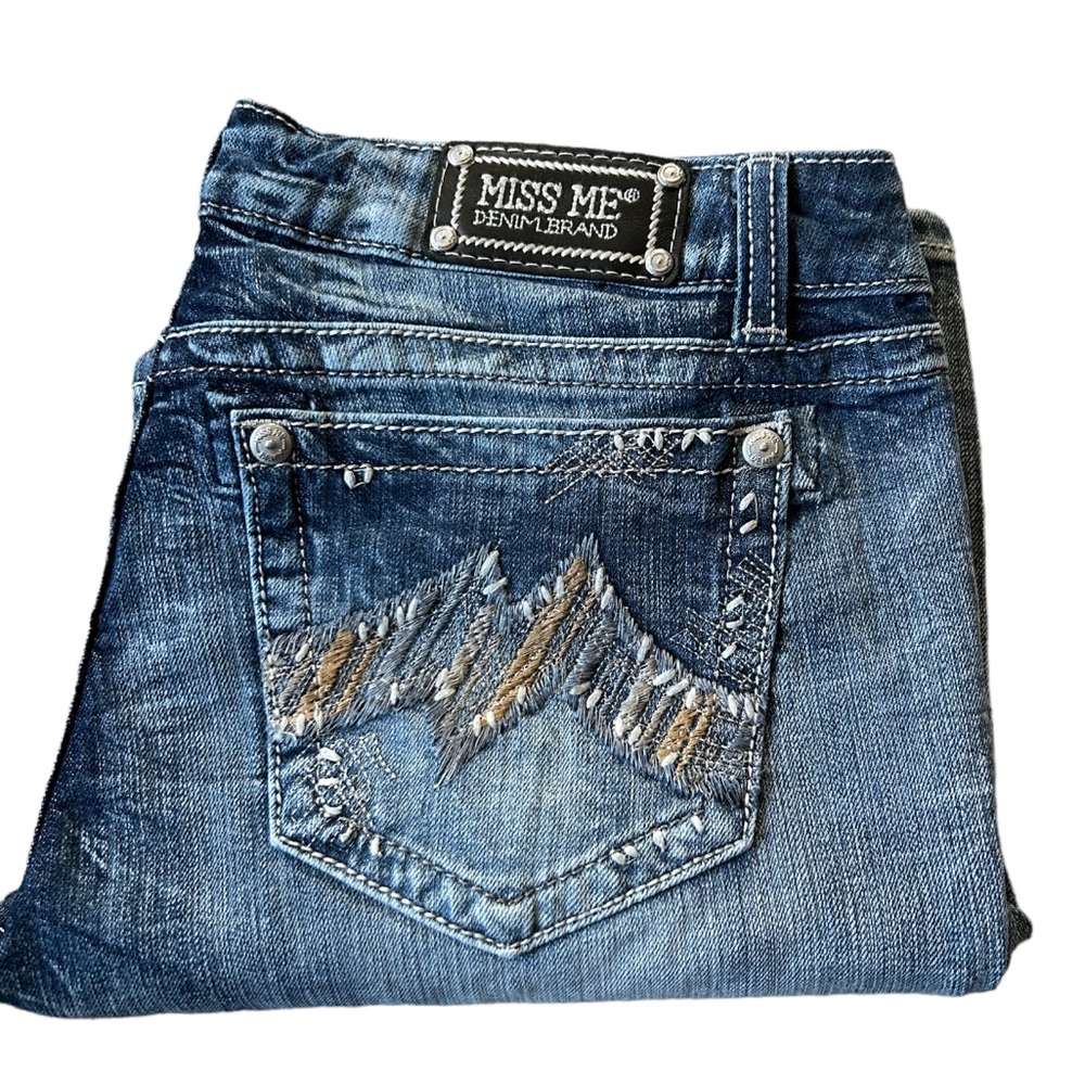 Miss Me JE105982R Light Wash Boot Cut Size 34X31 (measures 34X29 1/2)